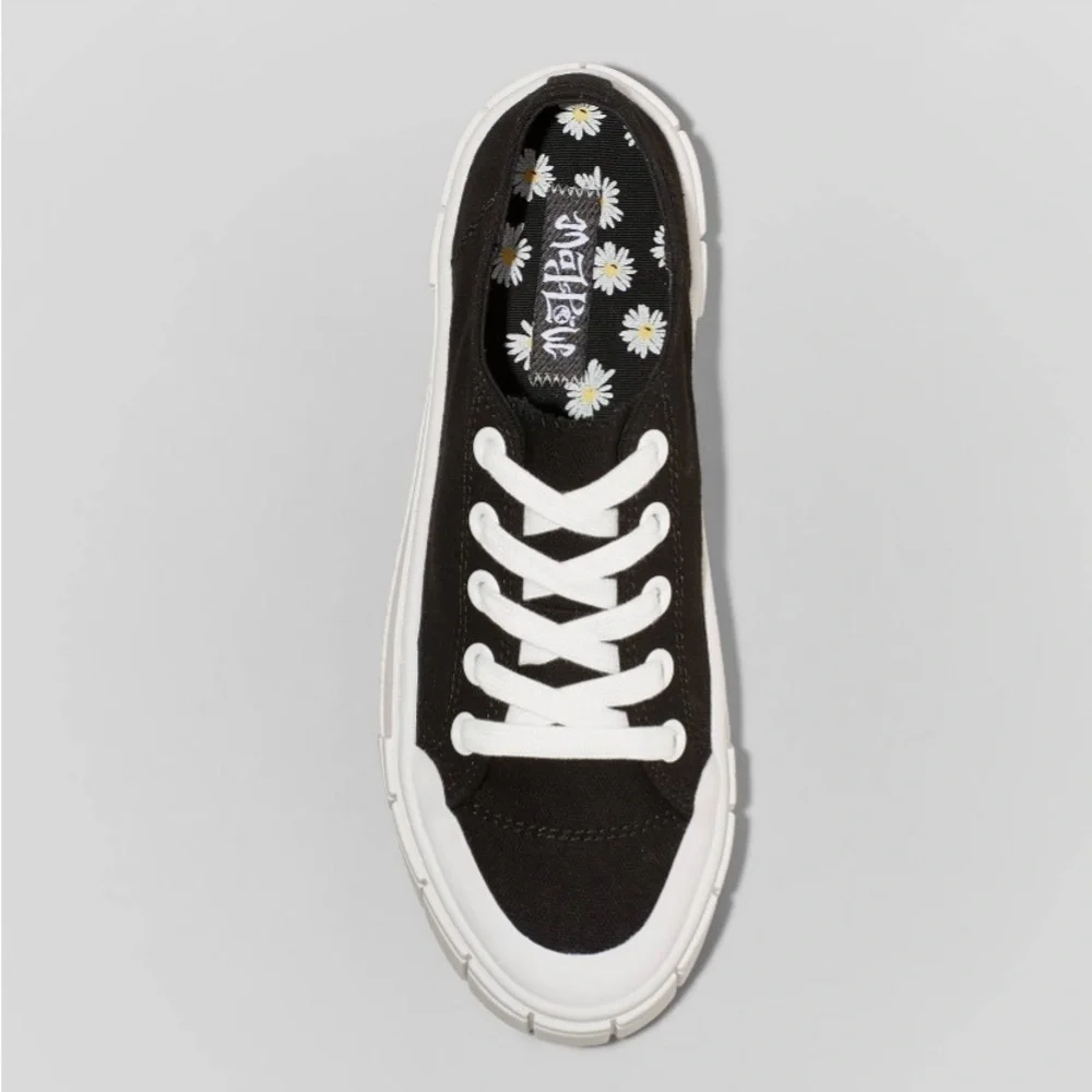 Mad Love Women's Fran Sneakers nwt